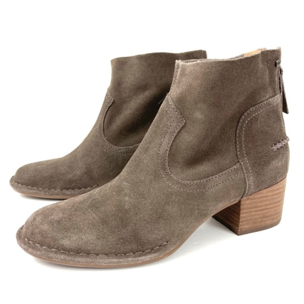 UGG Bandara Ankle Bootie‎ Suede 7.5